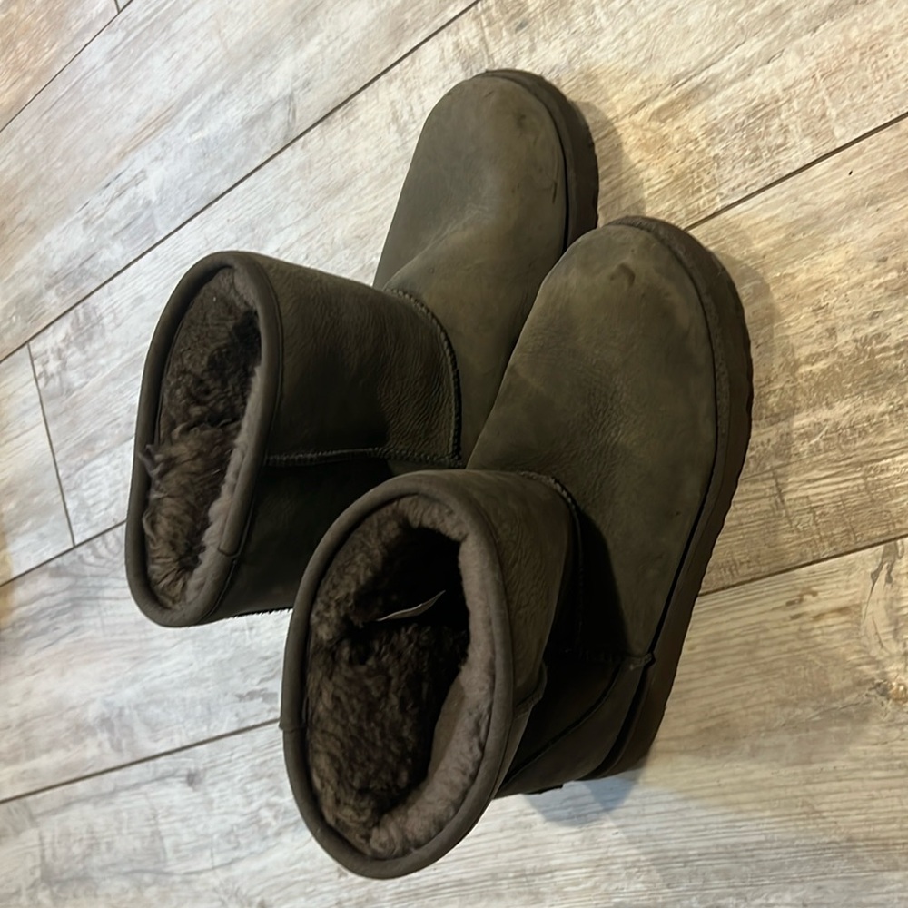 UGG Classic II boots size 6 women’s